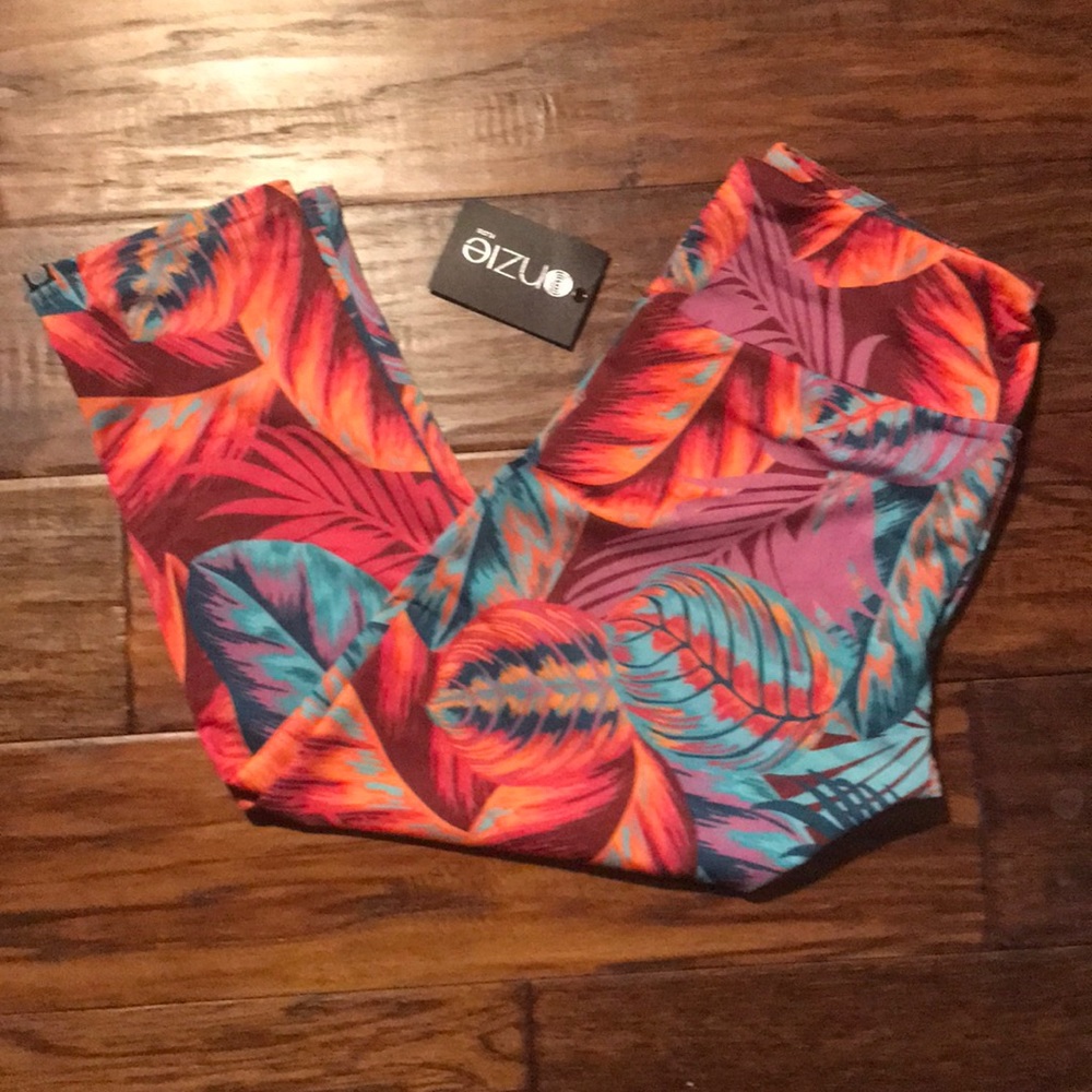 NWT Onzie Pink Floral Mid Rise Leggings, size M/L